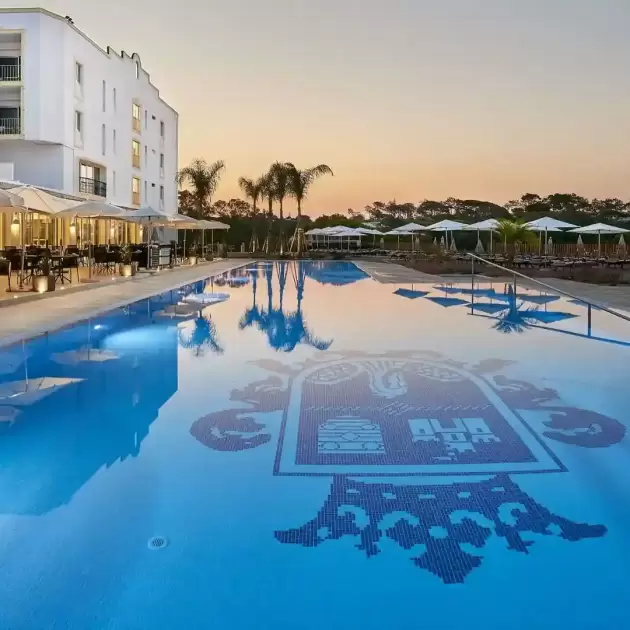Dona Filipa Hotel - Duques Pool